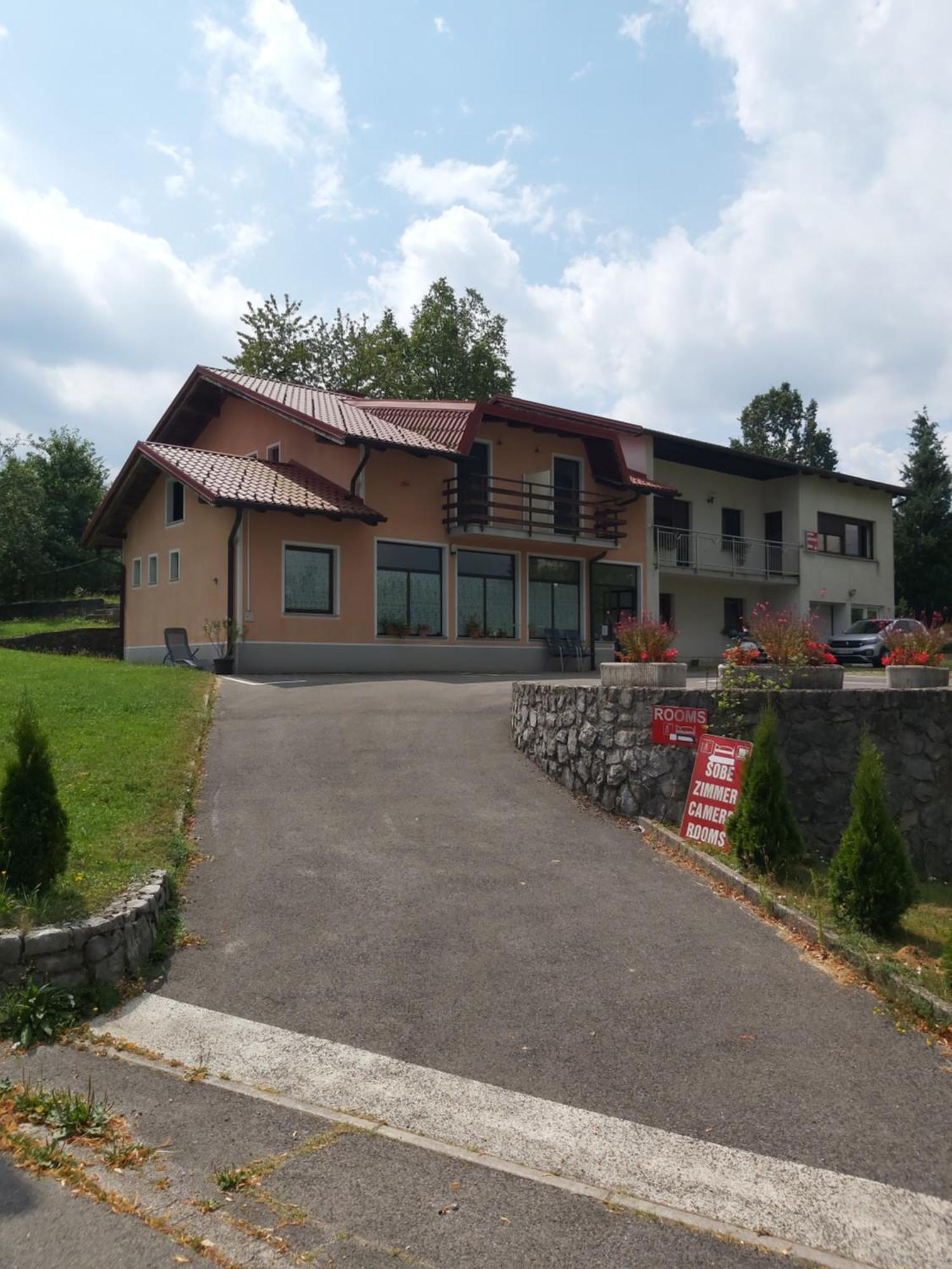 Rooms Zagon Postojna Bagian luar foto