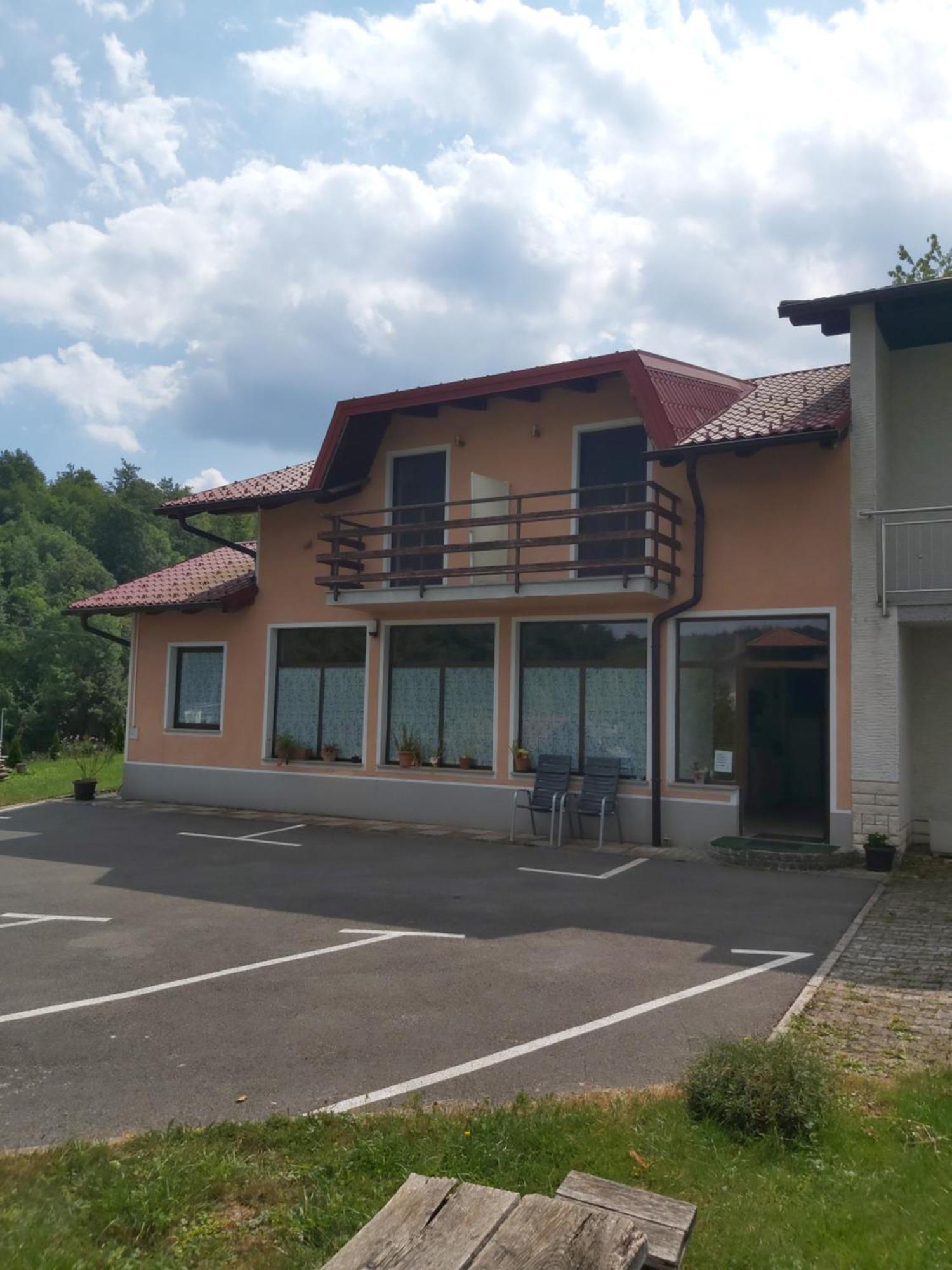 Rooms Zagon Postojna Bagian luar foto